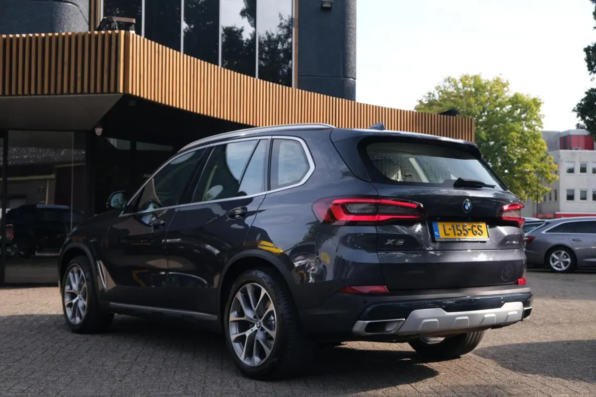 xDrive45e High Executive|Rijklaar!|ACC|PANO|HUD|Massage|Trekhaak|Rondomzichtcamera|Harman Kardon|Carplay|AndroidAuto|