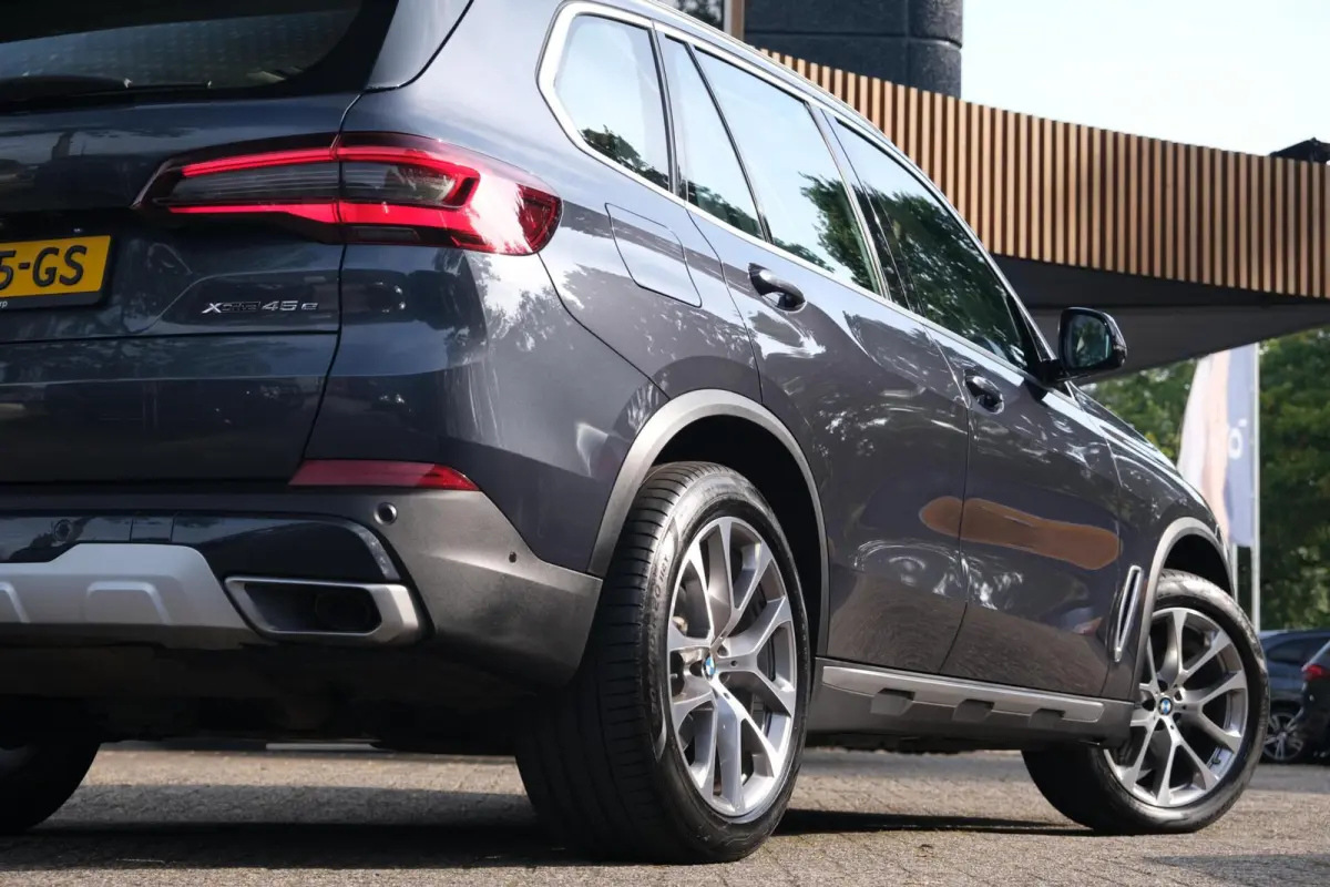 xDrive45e High Executive|Rijklaar!|ACC|PANO|HUD|Massage|Trekhaak|Rondomzichtcamera|Harman Kardon|Carplay|AndroidAuto|