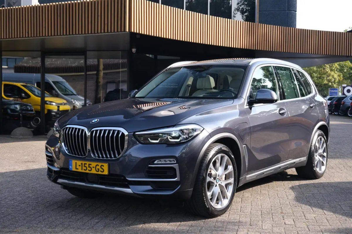 xDrive45e High Executive|Rijklaar!|ACC|PANO|HUD|Massage|Trekhaak|Rondomzichtcamera|Harman Kardon|Carplay|AndroidAuto|