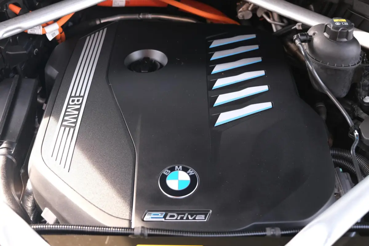 xDrive45e High Executive|Rijklaar!|ACC|PANO|HUD|Massage|Trekhaak|Rondomzichtcamera|Harman Kardon|Carplay|AndroidAuto|