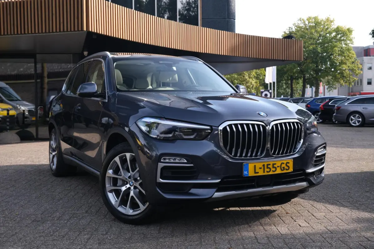 xDrive45e High Executive|Rijklaar!|ACC|PANO|HUD|Massage|Trekhaak|Rondomzichtcamera|Harman Kardon|Carplay|AndroidAuto|