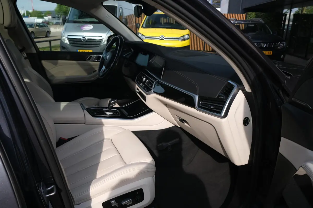 xDrive45e High Executive|Rijklaar!|ACC|PANO|HUD|Massage|Trekhaak|Rondomzichtcamera|Harman Kardon|Carplay|AndroidAuto|