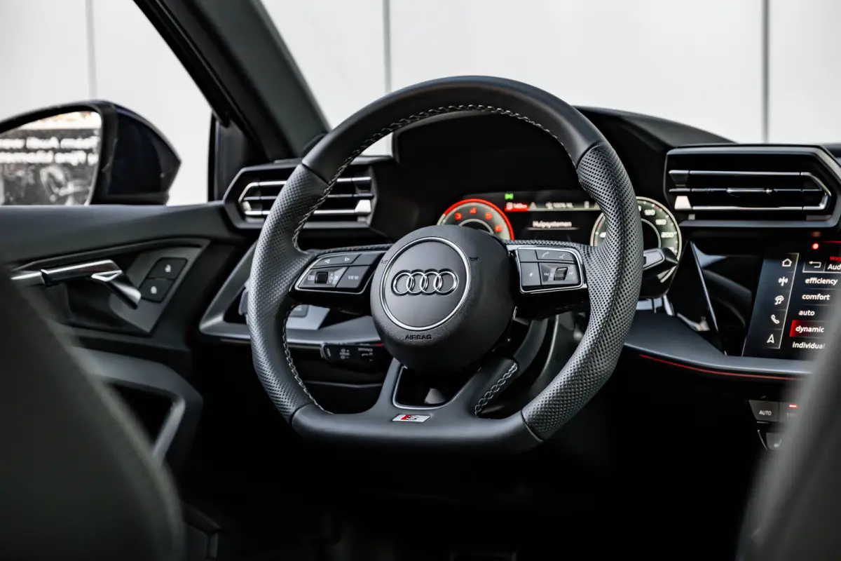 S edition | Aluminium optiek in het interieur | Assistentiepakket Rijden en Parkeren Plus | Audi virtual cockpit