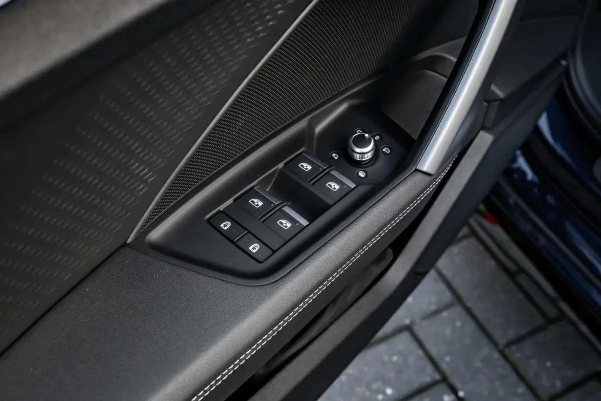 S edition | Aluminium optiek in het interieur | Assistentiepakket Rijden en Parkeren Plus | Audi virtual cockpit