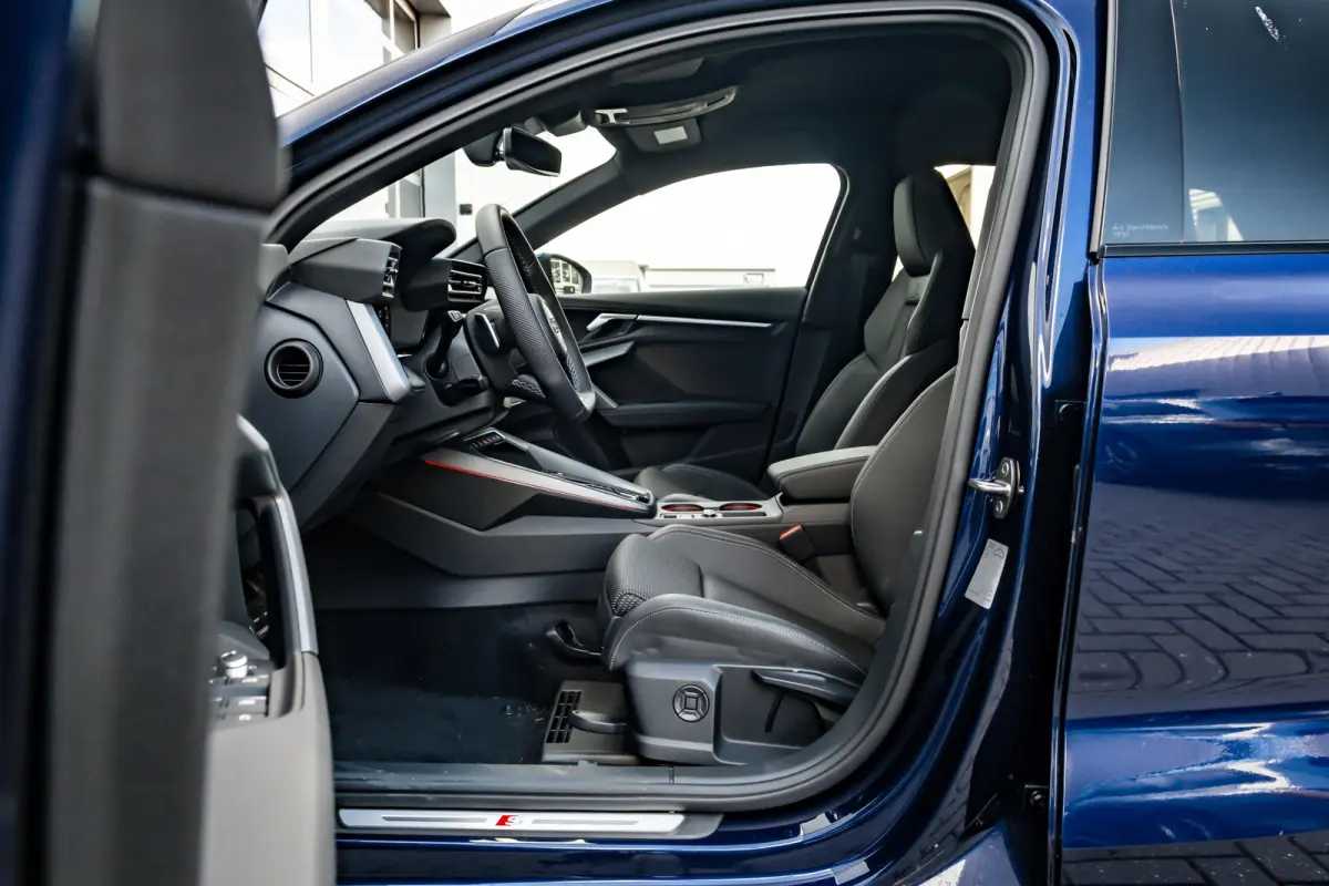 S edition | Aluminium optiek in het interieur | Assistentiepakket Rijden en Parkeren Plus | Audi virtual cockpit