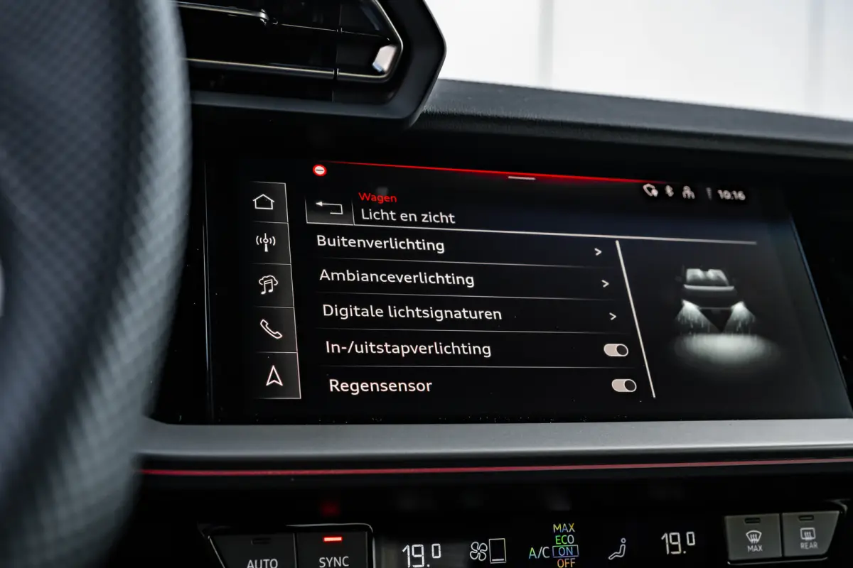 S edition | Aluminium optiek in het interieur | Assistentiepakket Rijden en Parkeren Plus | Audi virtual cockpit