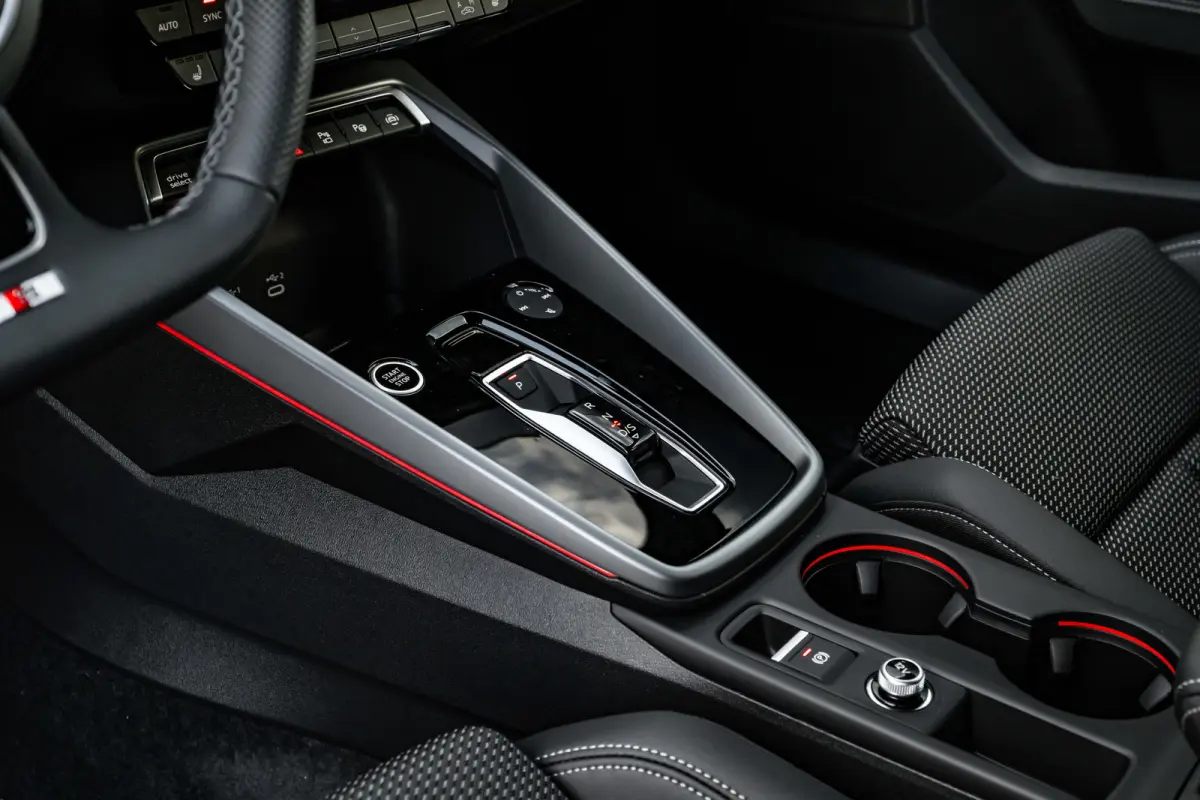 S edition | Aluminium optiek in het interieur | Assistentiepakket Rijden en Parkeren Plus | Audi virtual cockpit