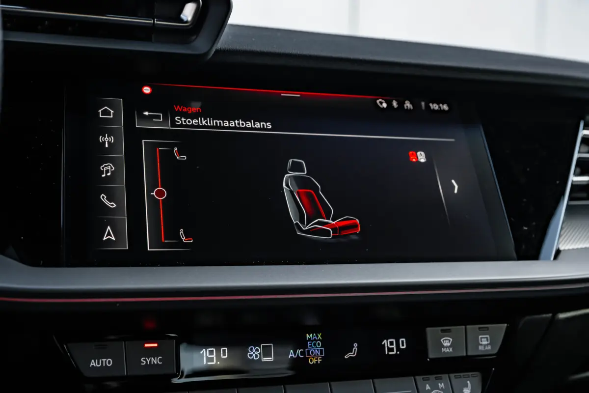 S edition | Aluminium optiek in het interieur | Assistentiepakket Rijden en Parkeren Plus | Audi virtual cockpit