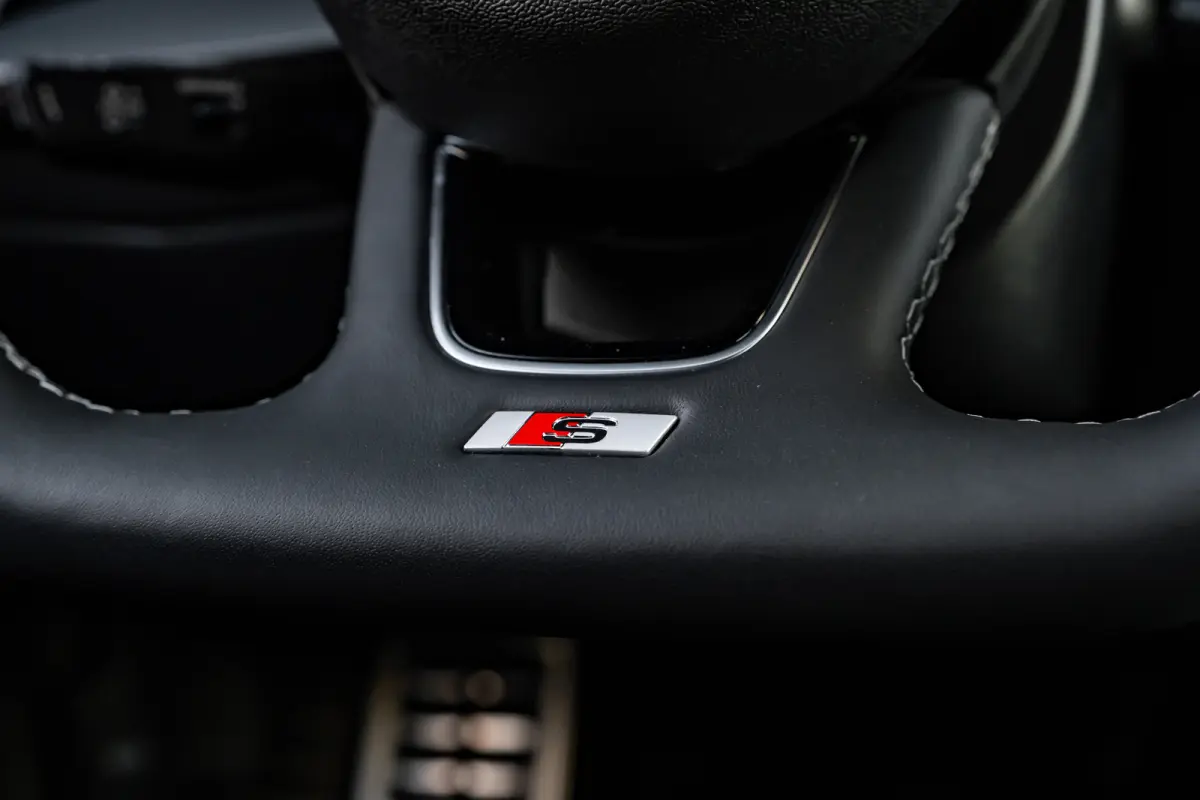 S edition | Aluminium optiek in het interieur | Assistentiepakket Rijden en Parkeren Plus | Audi virtual cockpit