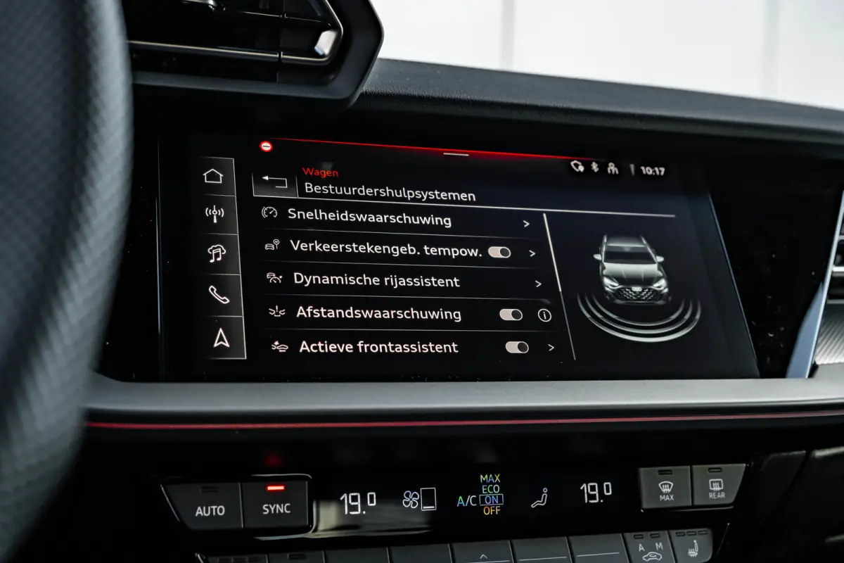 S edition | Aluminium optiek in het interieur | Assistentiepakket Rijden en Parkeren Plus | Audi virtual cockpit
