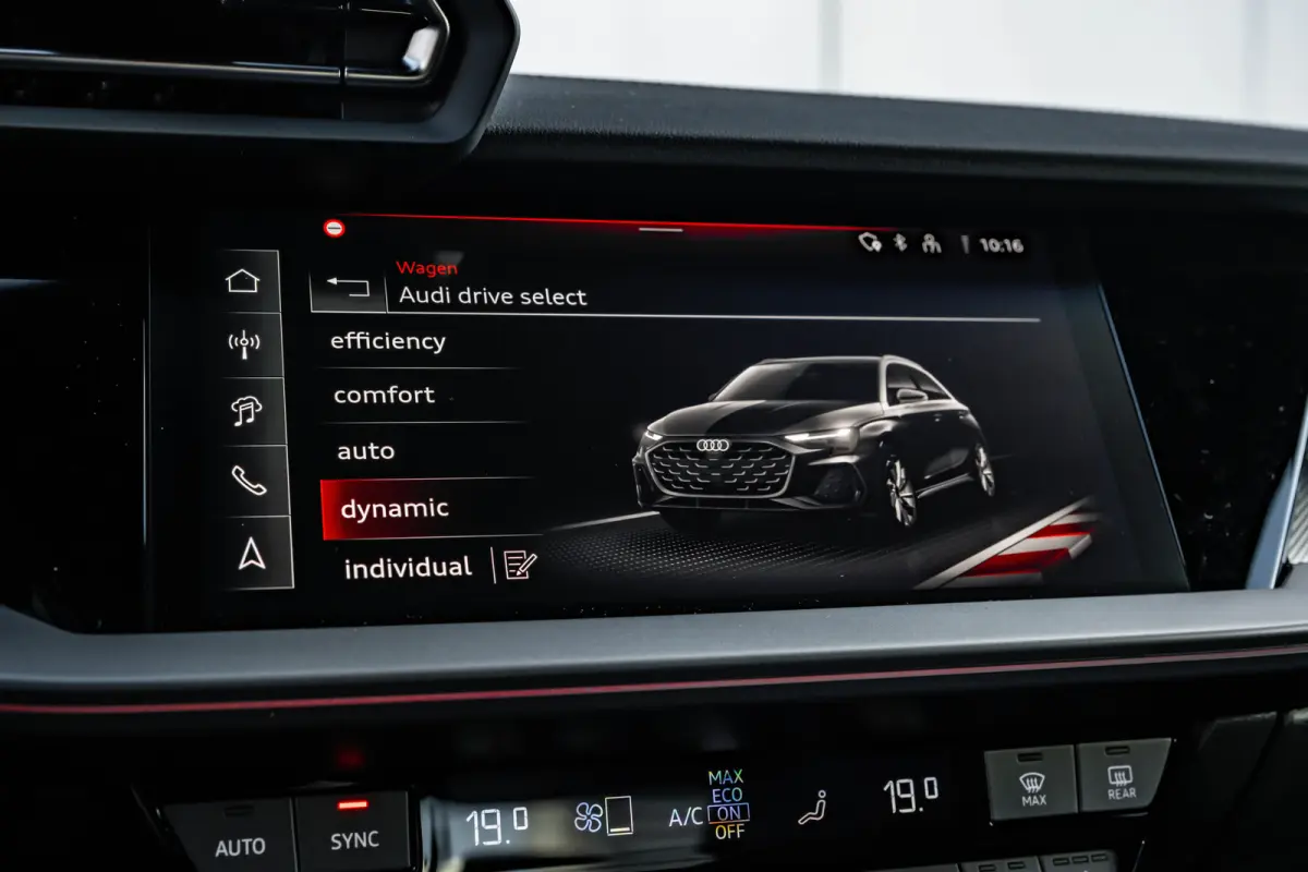 S edition | Aluminium optiek in het interieur | Assistentiepakket Rijden en Parkeren Plus | Audi virtual cockpit