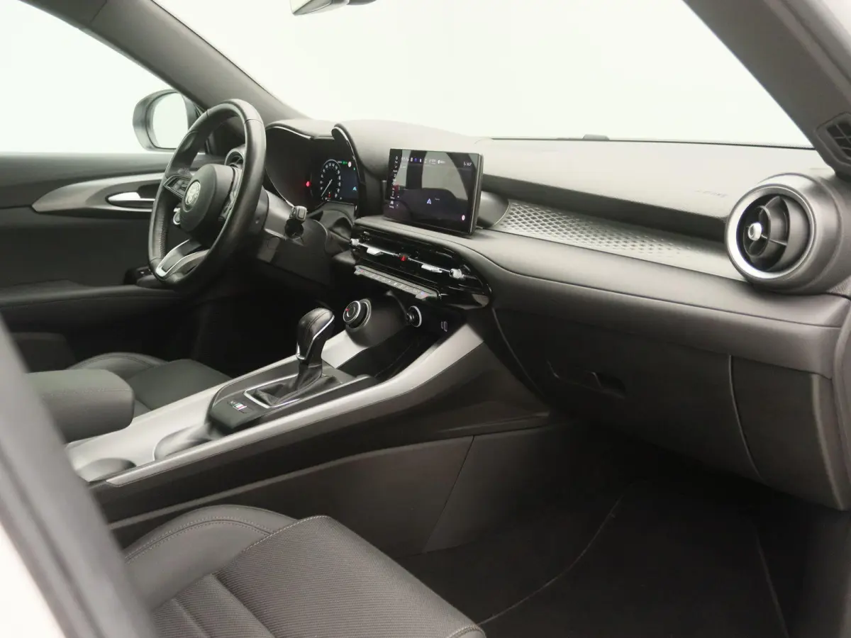 1.5T Hybrid Sprint | Apple Carplay/Android Auto | Cruise Control | Stoelverwarming | Lichtmetalen Velgen |