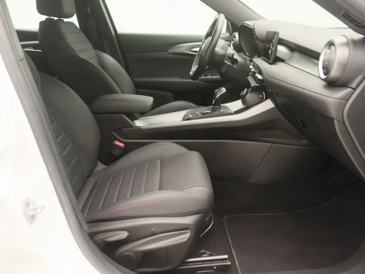 1.5T Hybrid Sprint | Apple Carplay/Android Auto | Cruise Control | Stoelverwarming | Lichtmetalen Velgen |