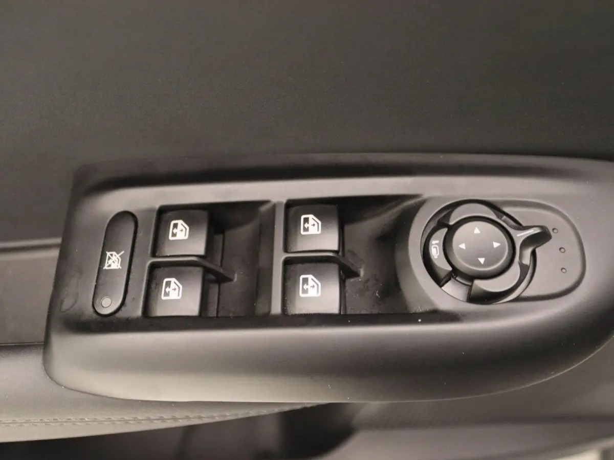 1.5T Hybrid Sprint | Apple Carplay/Android Auto | Cruise Control | Stoelverwarming | Lichtmetalen Velgen |