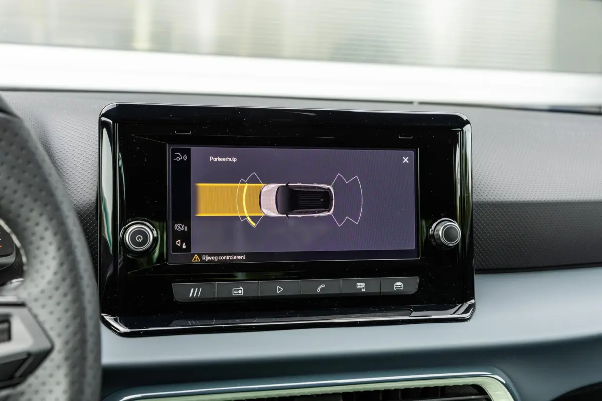 1.0 EcoTSI 95pk Style Business Connect | Achteruitrijcamera | Parkeersensoren
