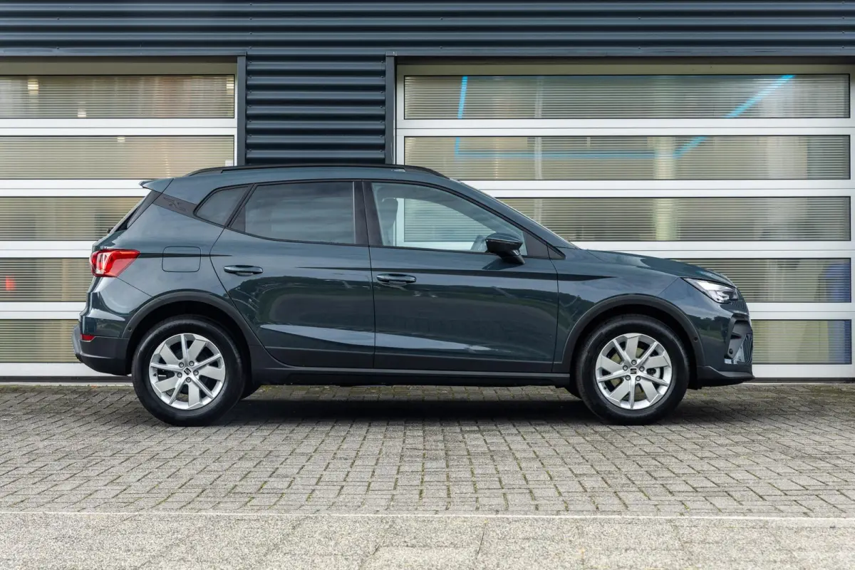 1.0 EcoTSI 95pk Style Business Connect | Achteruitrijcamera | Parkeersensoren