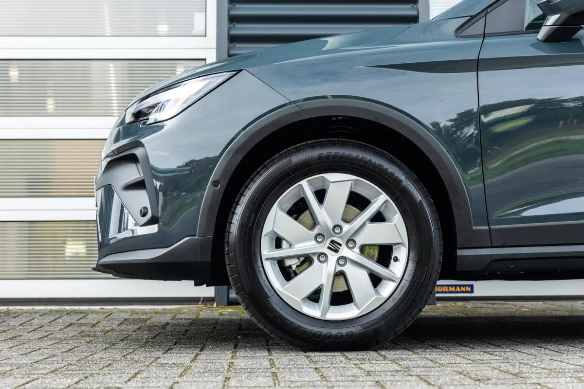 1.0 EcoTSI 95pk Style Business Connect | Achteruitrijcamera | Parkeersensoren