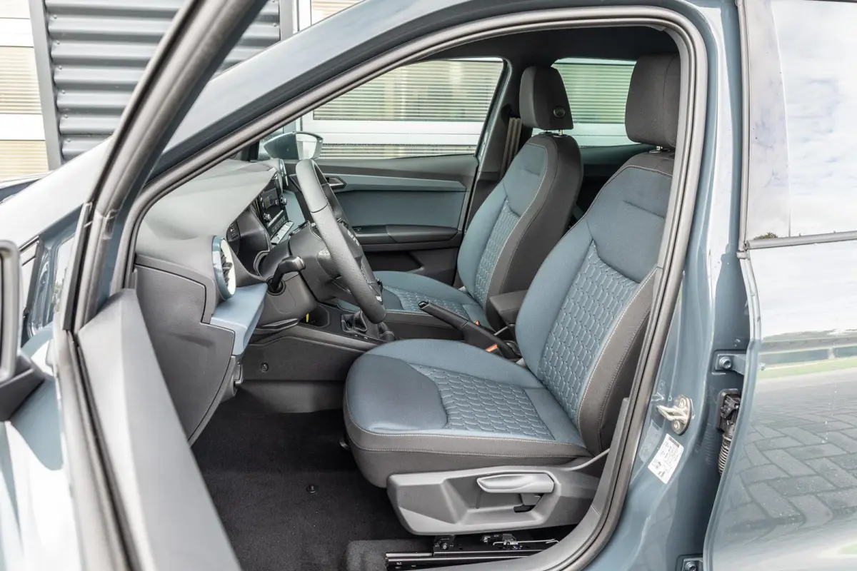 1.0 EcoTSI 95pk Style Business Connect | Achteruitrijcamera | Parkeersensoren