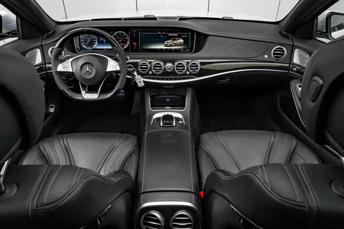 Limousine S63 AMG Lang l Burmeister Audio l Leather Exclusive l AMG Performance l 360gr Camera l Massage l Ventilatie l