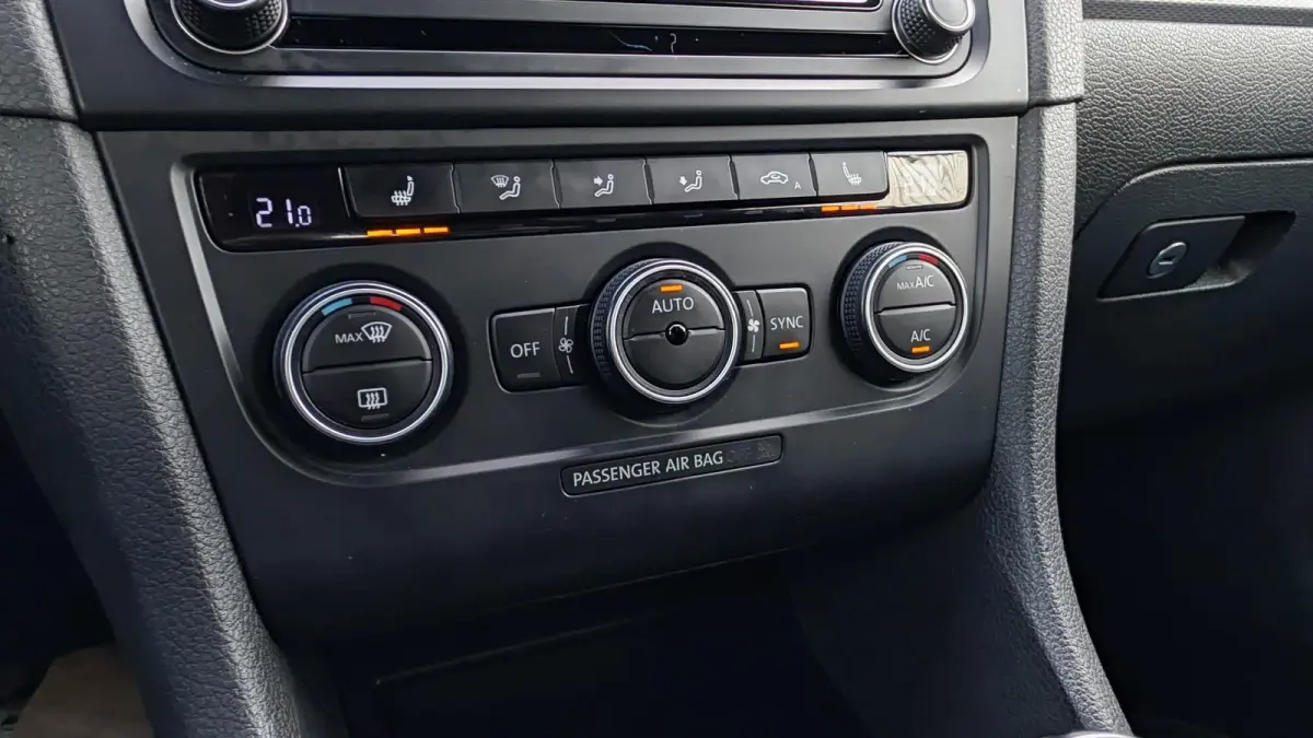 1.4 TSI 125pk Lounge | Navigatie | App Connect | Stoelverwarming