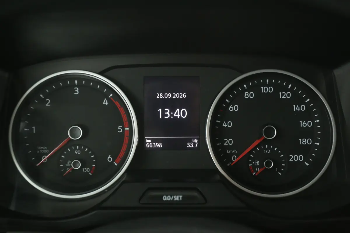 2.0 TDI 140PK L3H2 | Airco | Cruise | Carplay | Navi | Parkeersensoren