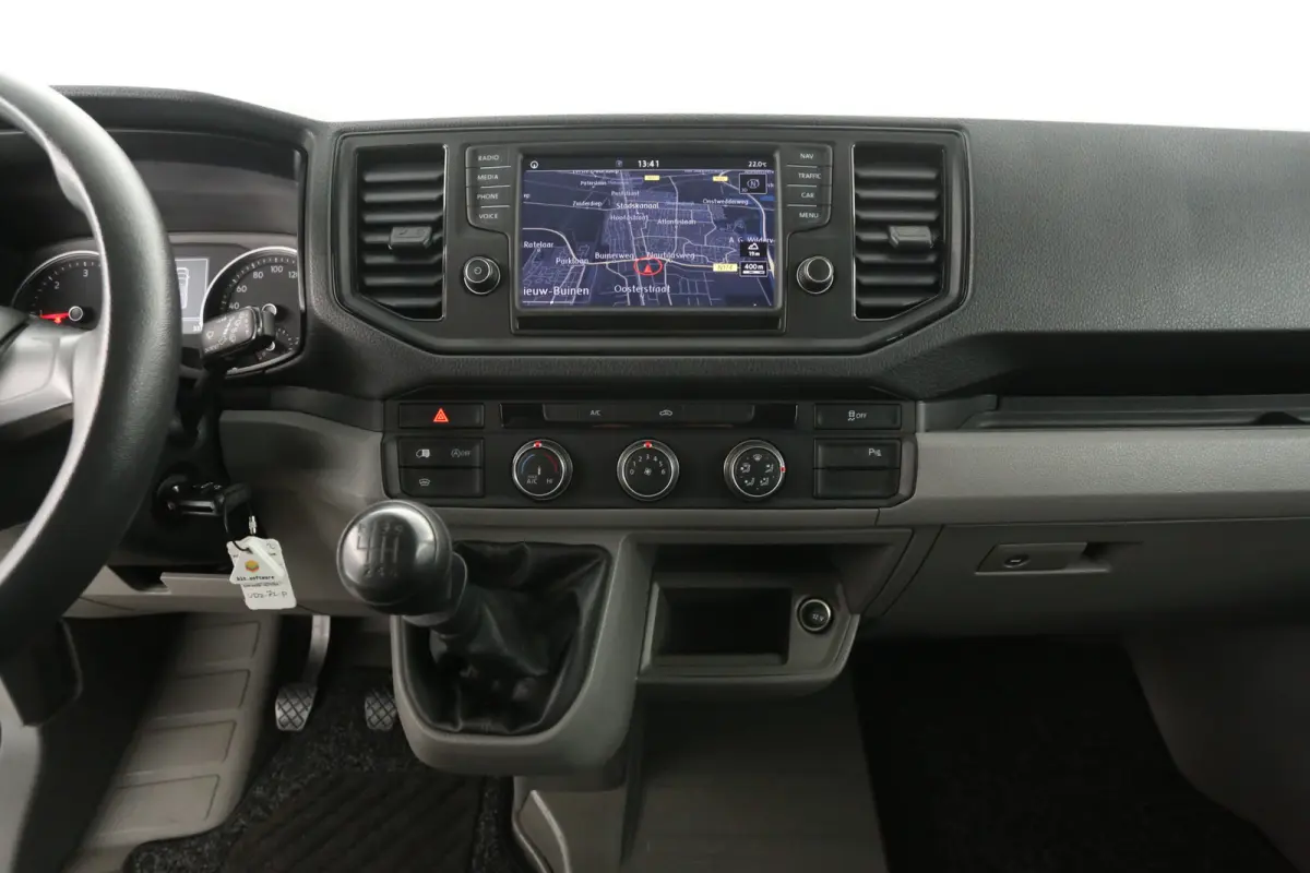2.0 TDI 140PK L3H2 | Airco | Cruise | Carplay | Navi | Parkeersensoren