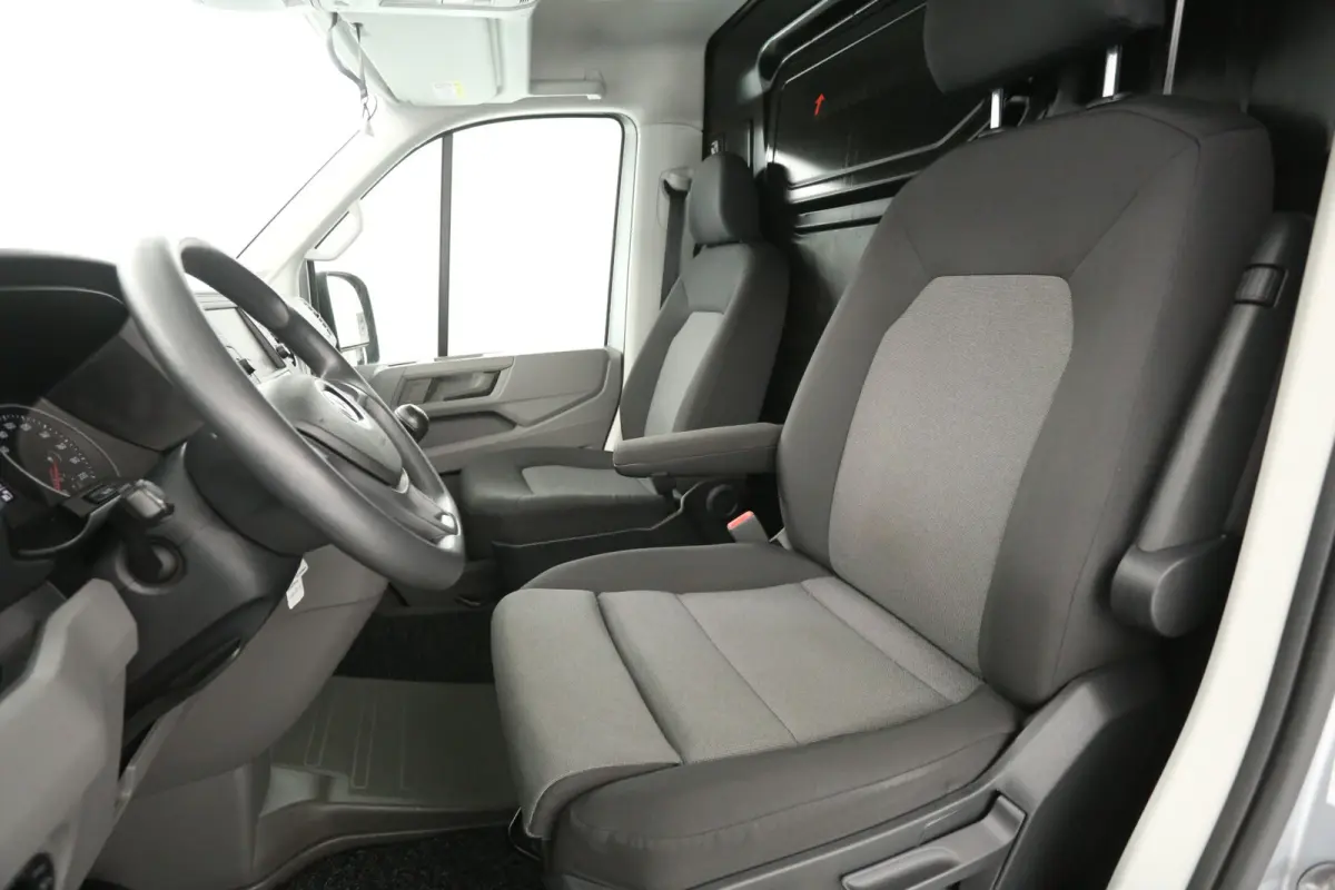 2.0 TDI 140PK L3H2 | Airco | Cruise | Carplay | Navi | Parkeersensoren