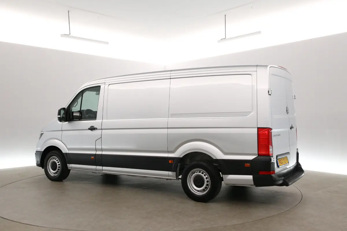2.0 TDI 140PK L3H2 | Airco | Cruise | Carplay | Navi | Parkeersensoren
