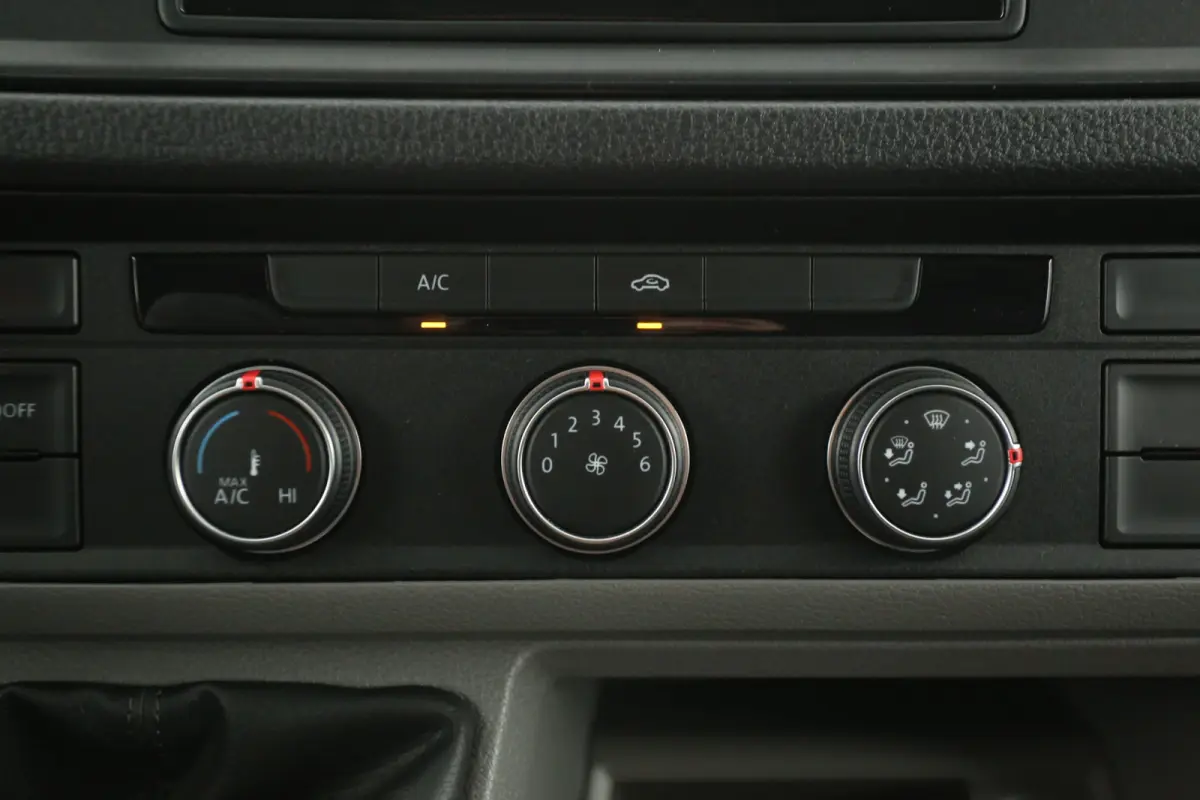 2.0 TDI 140PK L3H2 | Airco | Cruise | Carplay | Navi | Parkeersensoren