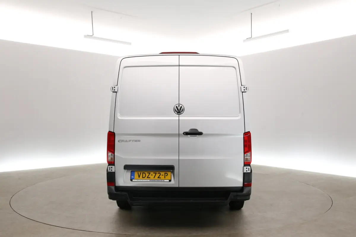 2.0 TDI 140PK L3H2 | Airco | Cruise | Carplay | Navi | Parkeersensoren