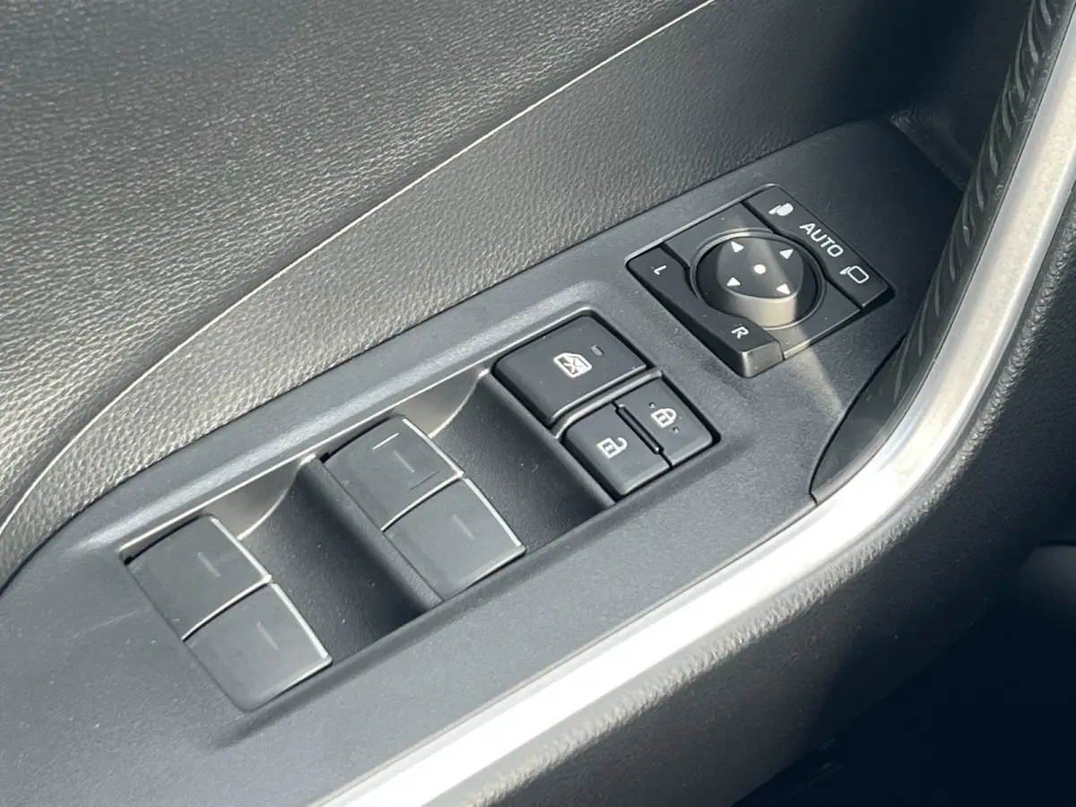 2.5 Plug-in Hybrid AWD Style | Trekhaak | HUD | Camera | LED | Carplay