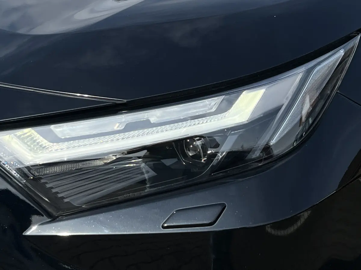 2.5 Plug-in Hybrid AWD Style | Trekhaak | HUD | Camera | LED | Carplay