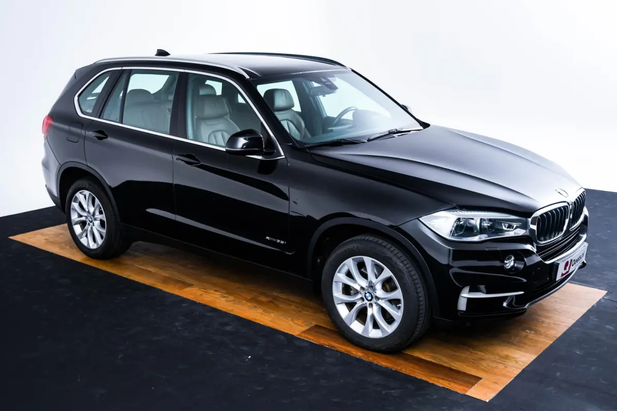 xDrive35i High Executive Soft Close - Comfortstoelen - ndividual hemelbekleding in Anthrazit - Comfort Access - LED mistlampen voor - Driving Assistant - Elektrisch verwarmde voorstoelen -