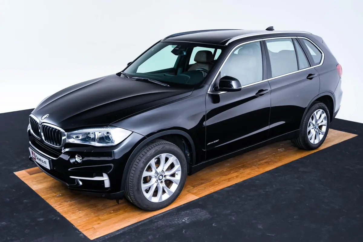 xDrive35i High Executive Soft Close - Comfortstoelen - ndividual hemelbekleding in Anthrazit - Comfort Access - LED mistlampen voor - Driving Assistant - Elektrisch verwarmde voorstoelen -