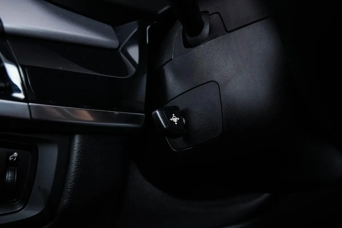 xDrive35i High Executive Soft Close - Comfortstoelen - ndividual hemelbekleding in Anthrazit - Comfort Access - LED mistlampen voor - Driving Assistant - Elektrisch verwarmde voorstoelen -