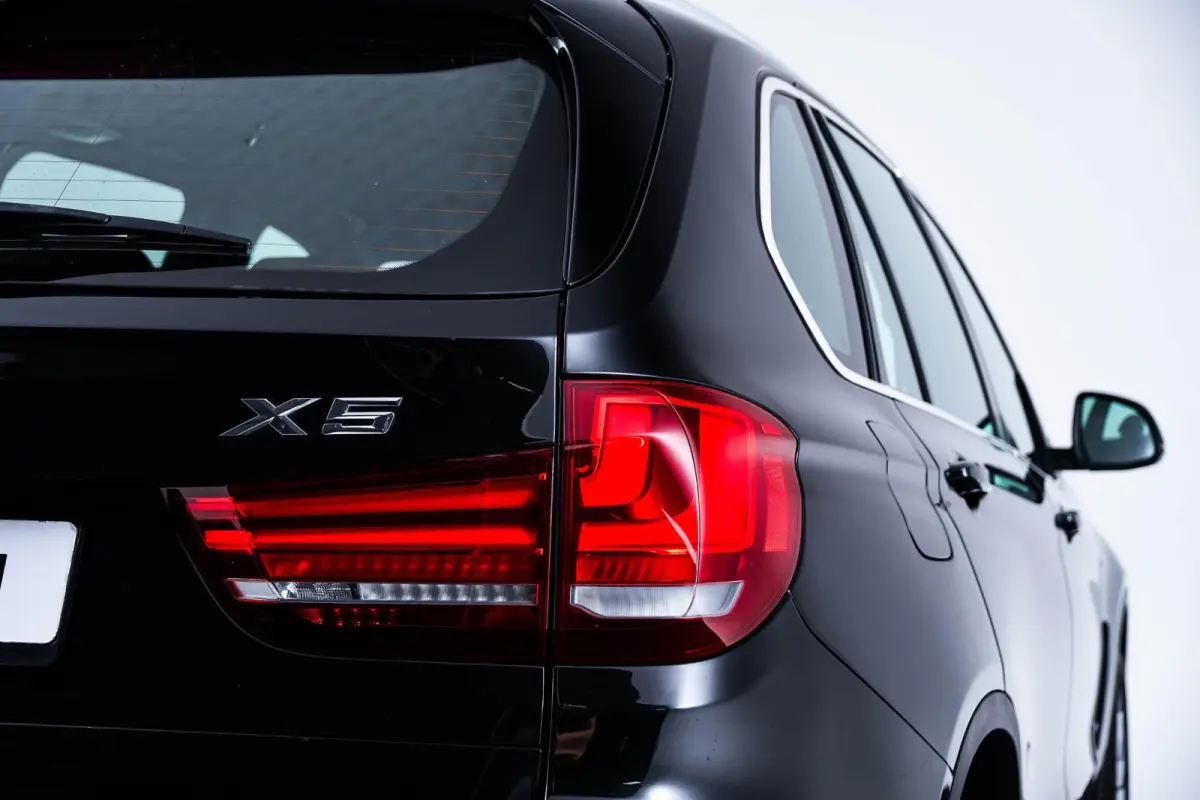 xDrive35i High Executive Soft Close - Comfortstoelen - ndividual hemelbekleding in Anthrazit - Comfort Access - LED mistlampen voor - Driving Assistant - Elektrisch verwarmde voorstoelen -