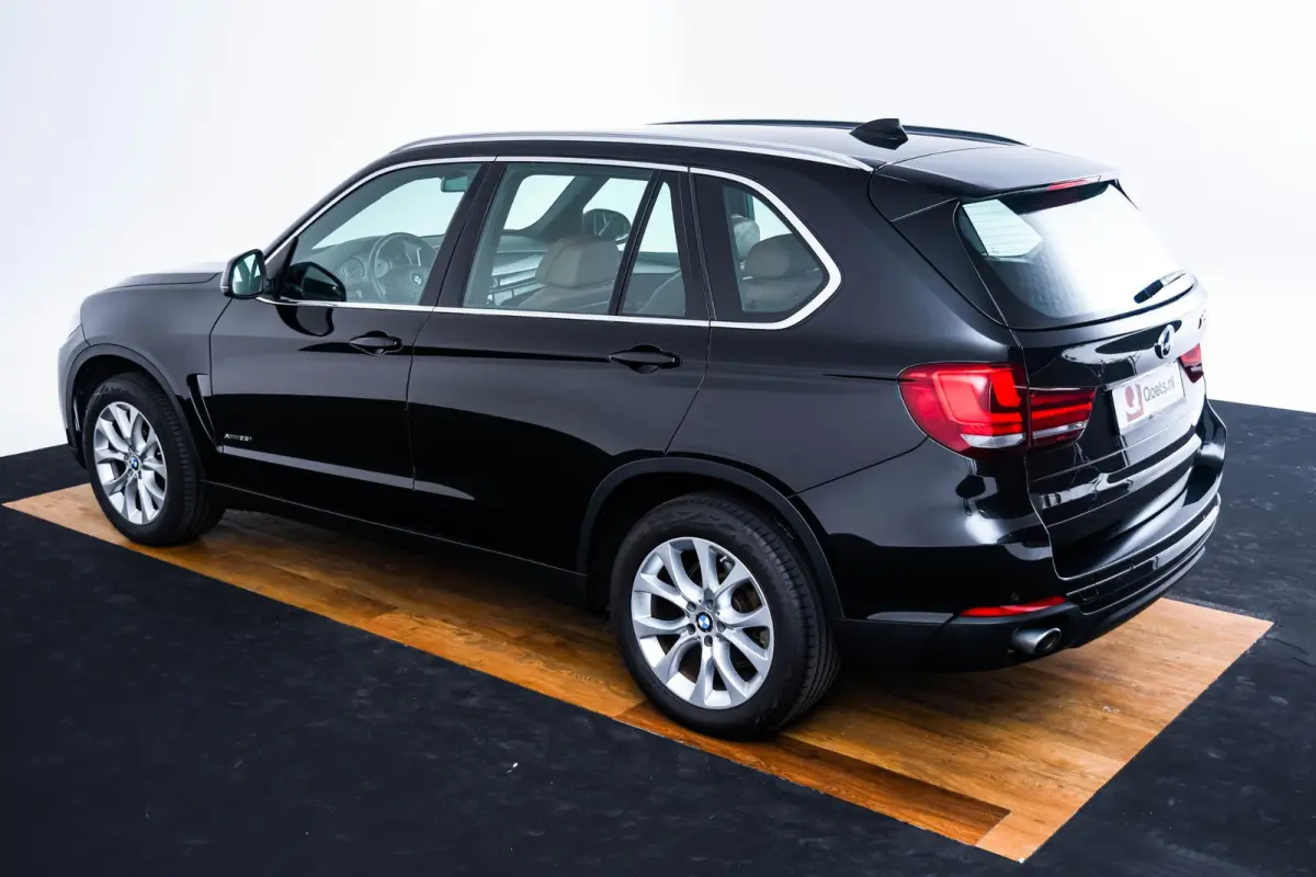 xDrive35i High Executive Soft Close - Comfortstoelen - ndividual hemelbekleding in Anthrazit - Comfort Access - LED mistlampen voor - Driving Assistant - Elektrisch verwarmde voorstoelen -