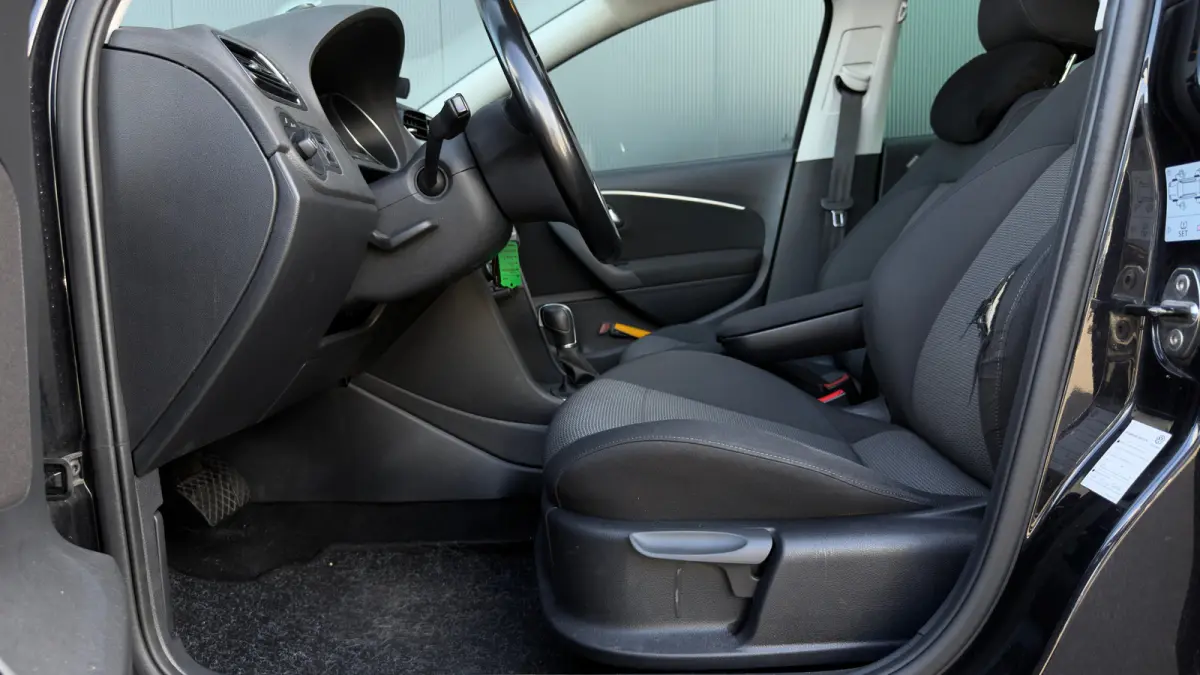 90pk 1.2 TSI Highline DSG | Panoramadak | Climate Control | Parkeerhulp V+A | Cruise Control | 16" |