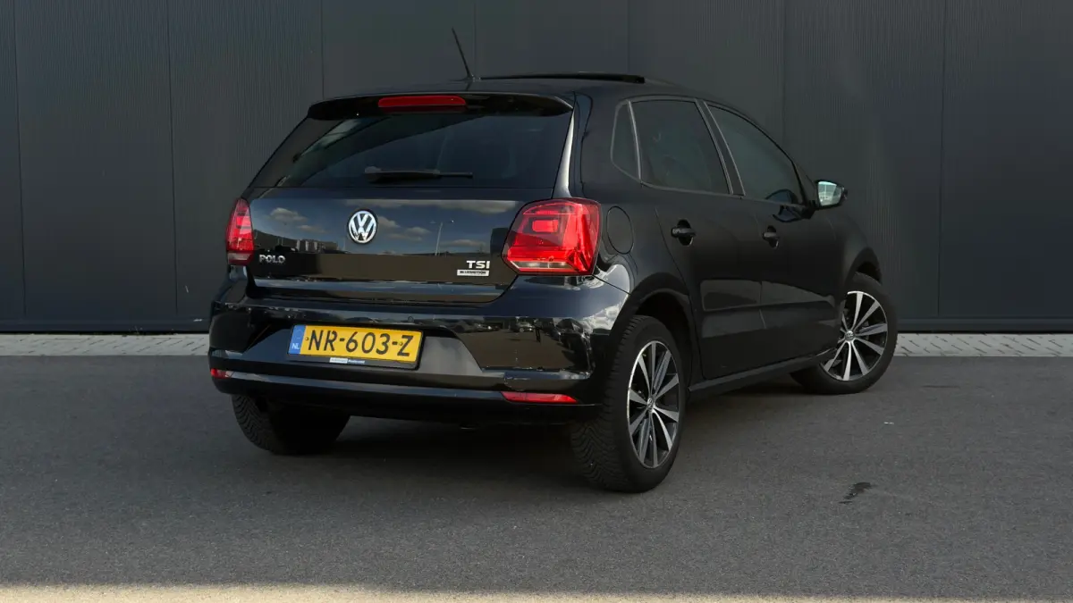 90pk 1.2 TSI Highline DSG | Panoramadak | Climate Control | Parkeerhulp V+A | Cruise Control | 16" |