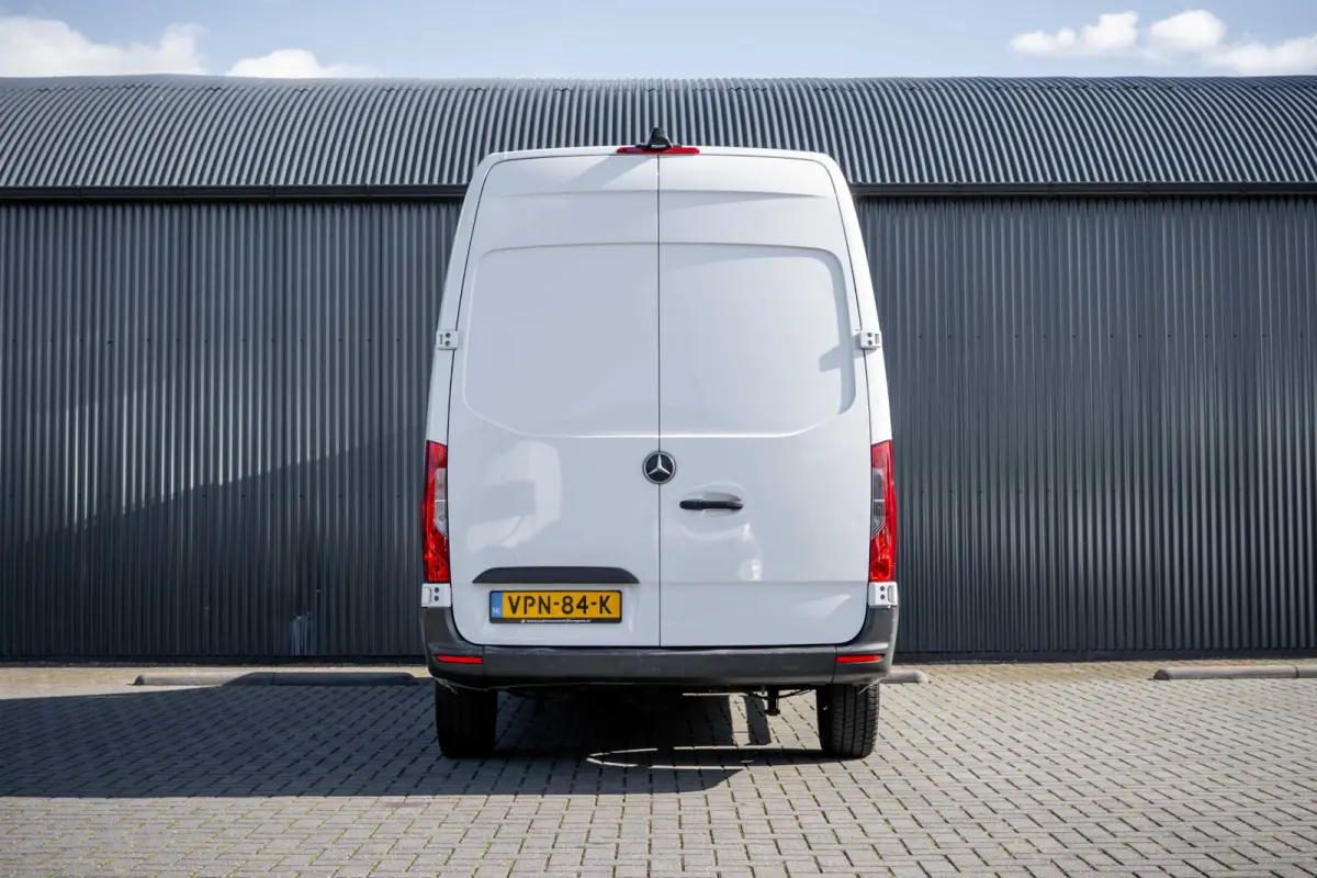 311 CDI RWD L2H2 | Volledig Ingericht | Mbux | Camera | Climatronic