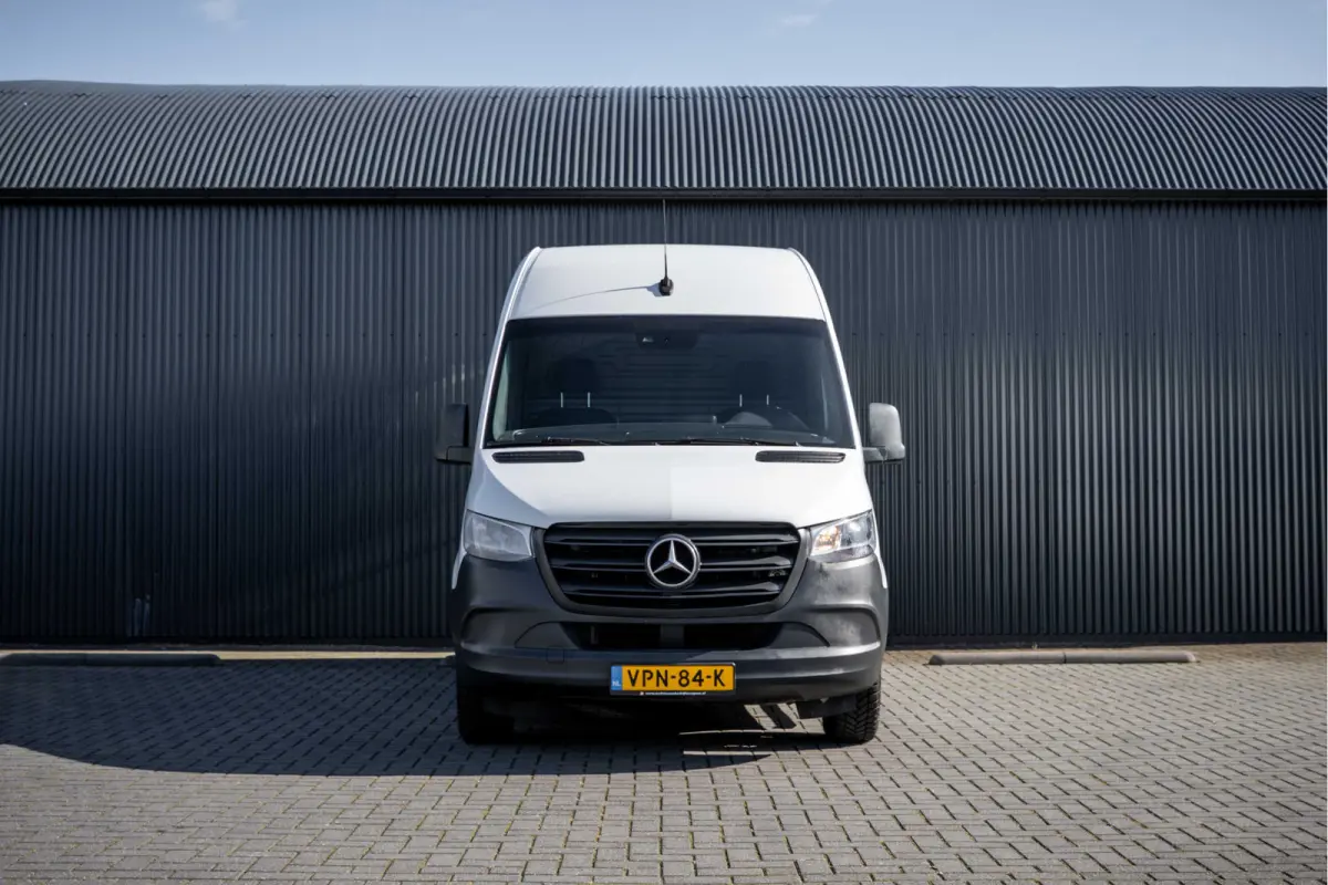 311 CDI RWD L2H2 | Volledig Ingericht | Mbux | Camera | Climatronic