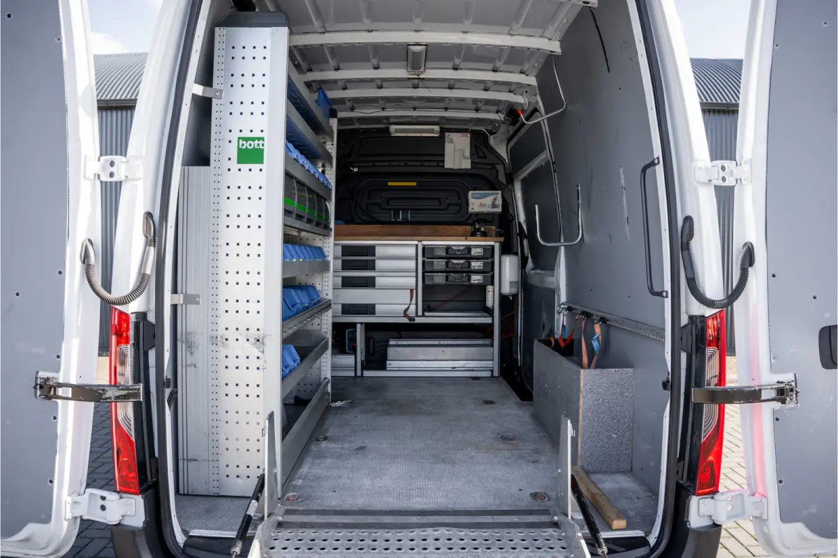 311 CDI RWD L2H2 | Volledig Ingericht | Mbux | Camera | Climatronic