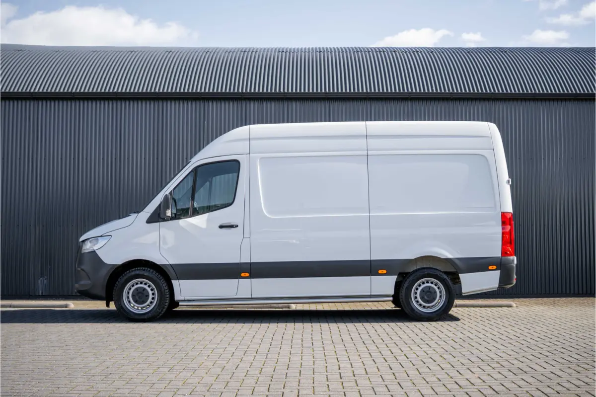 311 CDI RWD L2H2 | Volledig Ingericht | Mbux | Camera | Climatronic