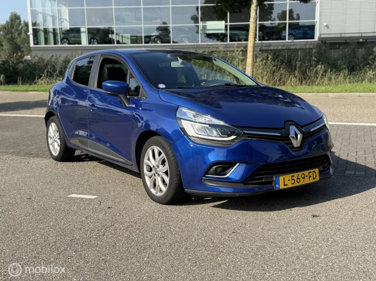 Clio TCe Bose LED CRUISE AIRCO KEYLESS