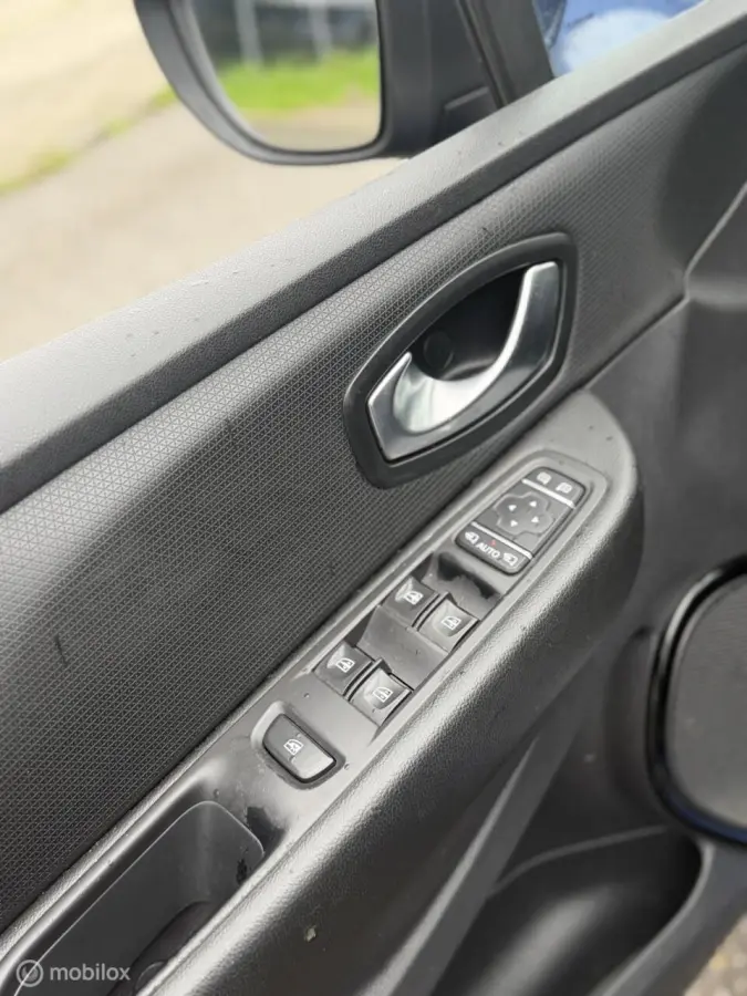 Clio TCe Bose LED CRUISE AIRCO KEYLESS