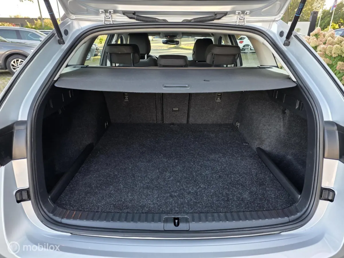 1.4 TSI iV PHEV Sportline /Navi/carplay.