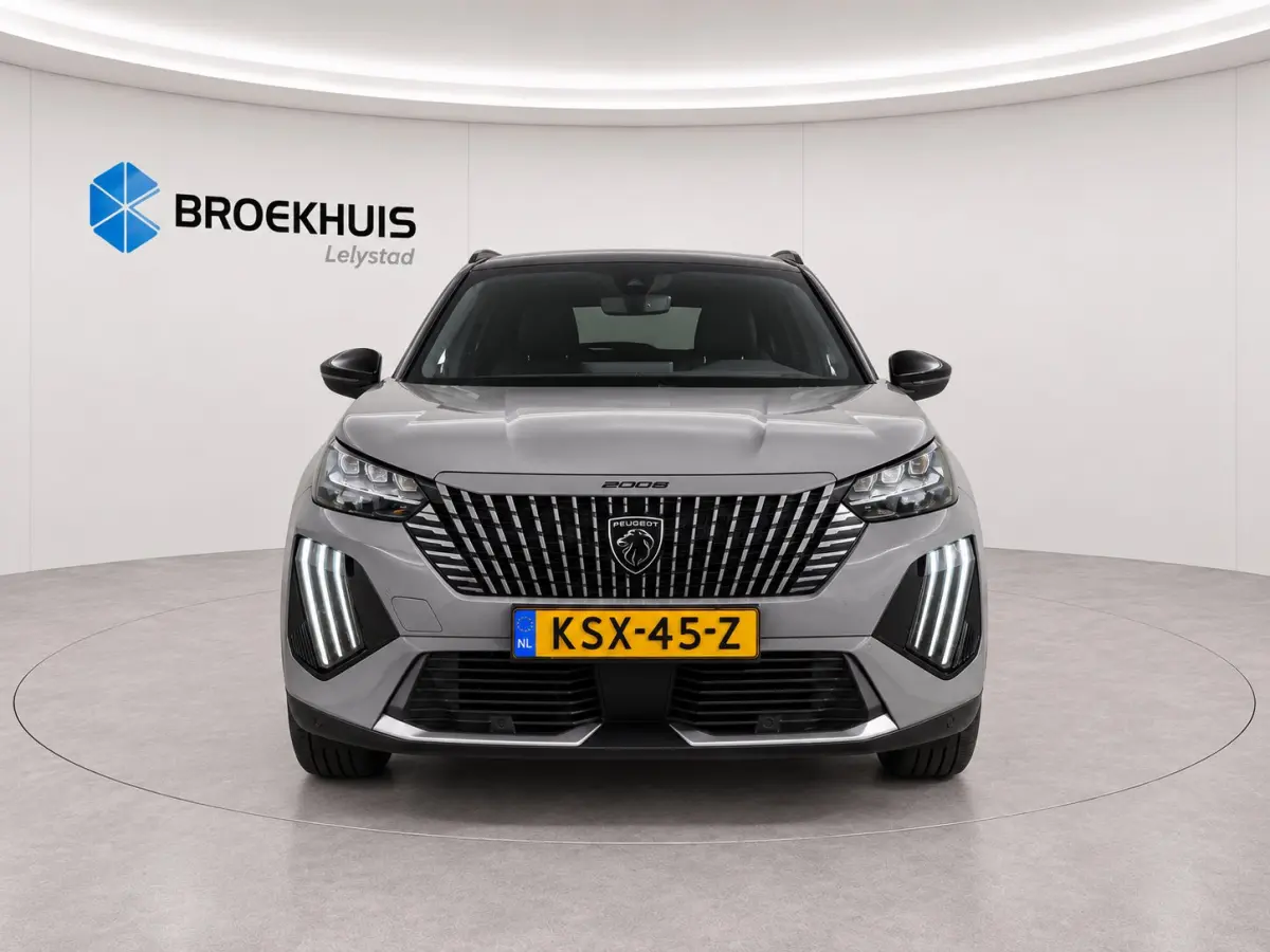 1.2 PURETECH 130PK GT PACK AUTOMAAT / NAVI / LEDER / CLIMA / LED / PDC / 17" LMV / APPLE CARPLAY / KEYLESS / CAMERA / ADAPT. CRUISECONTROL / NIEUWSTAAT !!