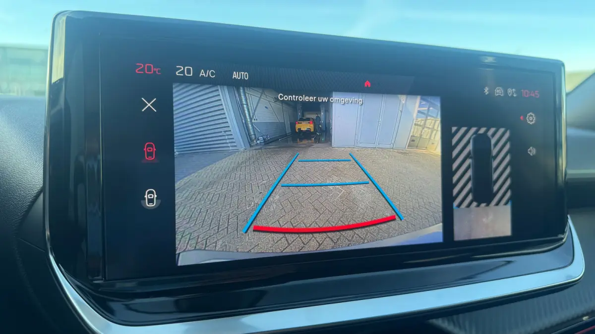1.2 PURETECH 130PK GT PACK AUTOMAAT / NAVI / LEDER / CLIMA / LED / PDC / 17" LMV / APPLE CARPLAY / KEYLESS / CAMERA / ADAPT. CRUISECONTROL / NIEUWSTAAT !!