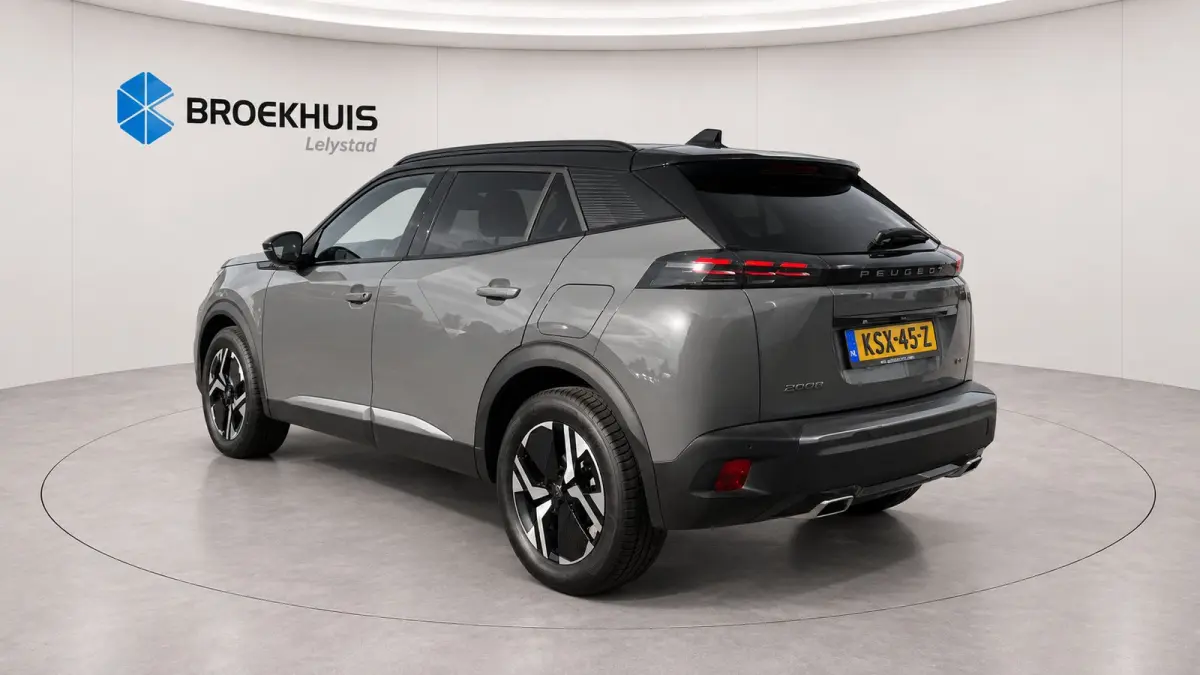 1.2 PURETECH 130PK GT PACK AUTOMAAT / NAVI / LEDER / CLIMA / LED / PDC / 17" LMV / APPLE CARPLAY / KEYLESS / CAMERA / ADAPT. CRUISECONTROL / NIEUWSTAAT !!