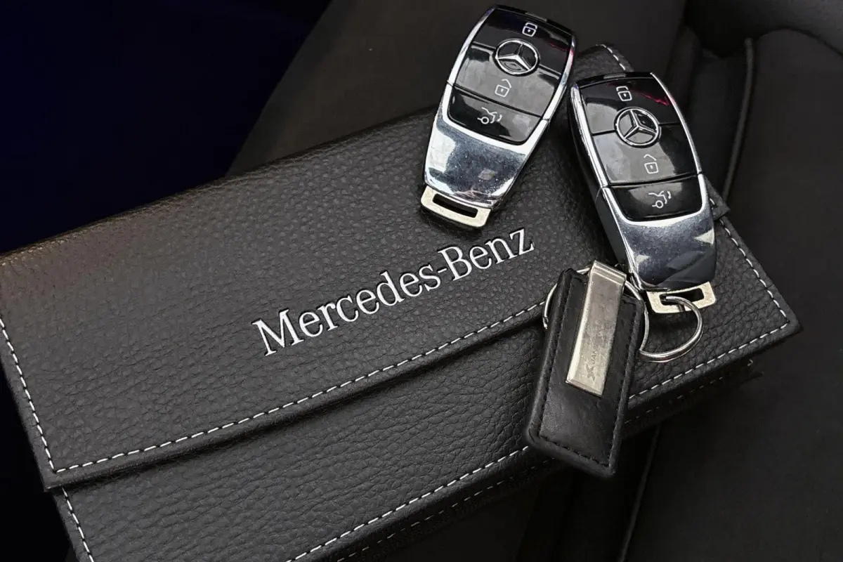 300e 4MATIC Premium Plus AMG Pano Burmester Luchtvering Treeplanken 20"